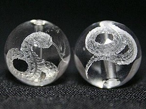 【彫刻ビーズ】水晶 12mm (素彫り) 十二支・巳 (蛇・み)