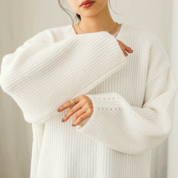 マシュマロヤーン Vネックプルオーバー 2023新作 A/W