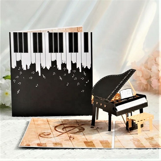 34,999円ピアノ　メッセージカード　壁面飾り　クラフト　楽器　音楽