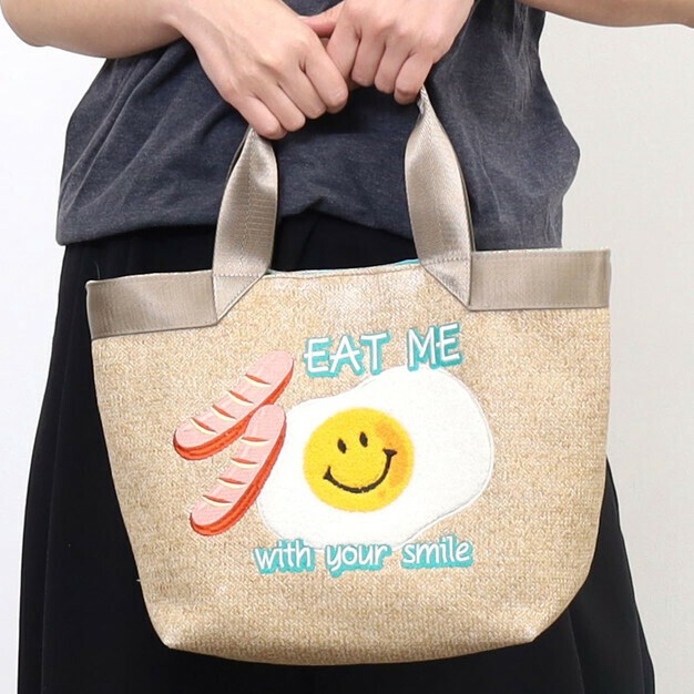 2025新作【COOCO クーコ】SMILEY モチーフ刺繍 トートバッグの
