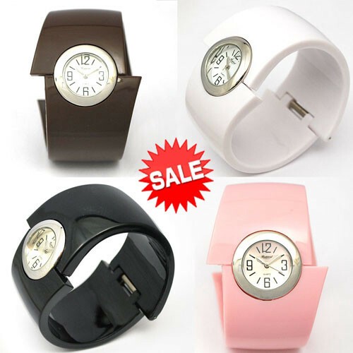 在庫処分SALE】プラスチックの幅広バングルウォッチ レディース