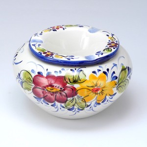 【ポルトガル製】おしゃれ 灰皿 フタ付き 丸型 白 陶器製 優しい小花柄 ブルー アッシュトレイash