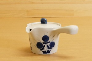 Japanese Teapot Tea Chrysanthemum Arita ware Tea Pot Made in Japan