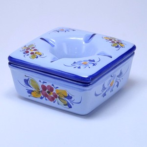 ポルトガル製 おしゃれ 灰皿 フタ付き ブルーフラワー柄  陶器製 蓋付き 青のインテリア