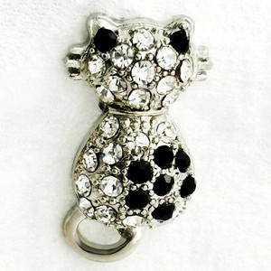 キラキラ☆ピンブローチ　ねこ　ファッション　アクセサリー　母の日　ギフト