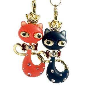 キラキラ☆王冠ネコ　猫ストラップ　アクセサリー　チャーム