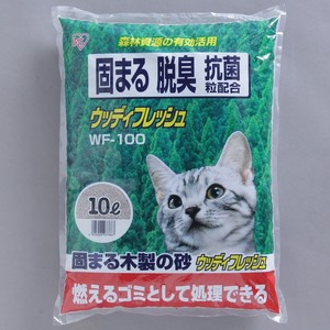 【アイリスオーヤマ　ペット用品・ペットフード　猫砂】　ウッディフレッシュ