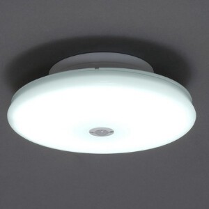 【アイリスオーヤマ　照明　家庭照明】　LED小型シーリングライト　薄形　1200lm　昼光色　人感センサー付