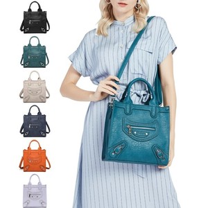 【新色入荷】【人気商品】【パンチング加工】【スクエア型】【ショルダー付き】2WAYハンドバッグ 定番