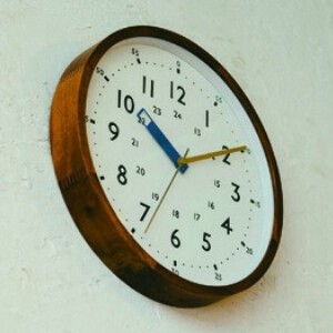 壁掛け時計　ウォールクロック　Storumanストゥールマン　人気商品　木　ナチュラル