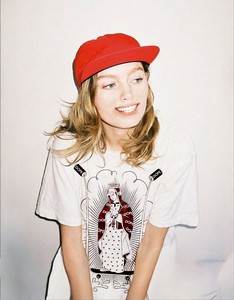bombing アート デザイン　ホワイト Tシャツ　デザイン名【 virgin mary　at17　A DOPE GIRL 】