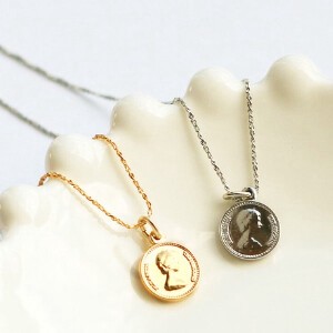 Silver Top Silver Chain Necklace Pendant Jewelry coin Made in Japan