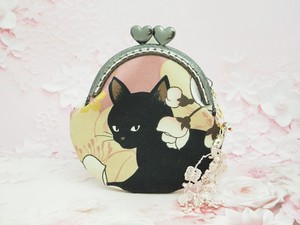 「黒猫と牡丹・ピンク」がま口ポーチ・コインケース（口金8.5センチ）