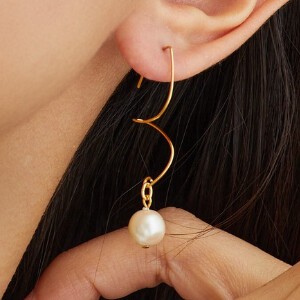 Pierced Earring Rhinestone Pearl Made in Japan