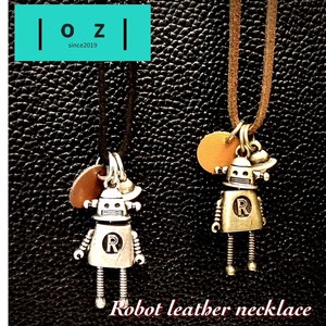 ロボットモチーフスウェードネックレス 革ヒモネックレス　ユニセックス