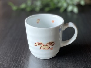 日本製　窯元直送　干支 子ども食器・マグカップ【卯（うさぎ）・茶色】