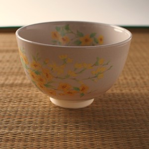 【限定特価品】黄彩花　抹茶碗　美濃焼（日本製）