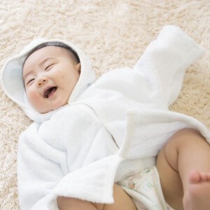 【日本製】 ベビーバスローブ　タオル素材　クリーム　赤ちゃん　出産準備　出産祝い　即納