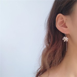 Floral Pattern Long Chain Pierced Earring Set