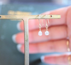 18 Natural Diamond Gray Diamond Pierced Earring