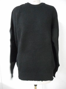 縫い目のない シームレス畦編みクルーセーター　毛100％　ブラック