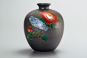 【九谷焼】 6号花瓶 黒釉山茶花