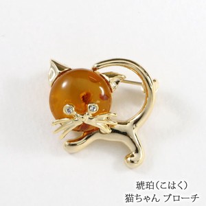 天然 琥珀（コハク） & クリスタルガラス 猫ちゃん ブローチ ゴールドメッキ 仕上げ [made in Japan]