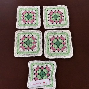 クロシェ編み・カラークロシェ・コースター・5枚セット・白＋緑・手編み・クロッシェ・キッチン雑貨