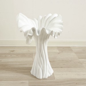【直送可】個性的で上品なデザイン フラワーベース（花瓶） ホワイト
