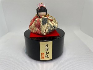 YR3-17　回転オルゴール付紙人形　小　Paper doll with rotating music box small