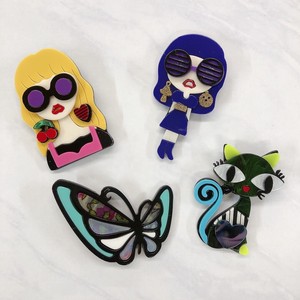Character Brooch 7 Accessory Madame