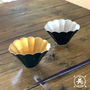 強化黒釉菊型3.8寸小鉢 全2色 陶器 取鉢 美濃焼 日本製 カフェ風