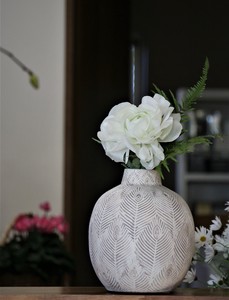 【予約商品】ピーコック柄フラワーベース（アイボリー）/花器/花瓶「2022新作」