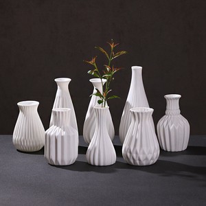 白い縞模様のセラミック花瓶 ZCLA083