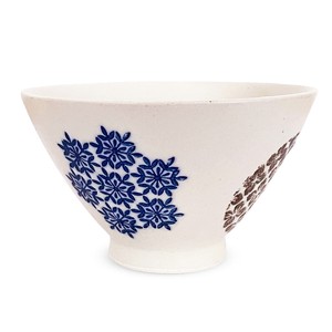波佐見焼 日本製 勲山窯 茶碗 12.6cm 丸紋 フラワー ブルー 大
