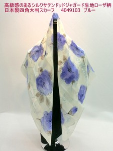 春夏新作）スカーフ　高級感のあるシルクサテンジャガード生地ローザ柄日本製四角大判スカーフ