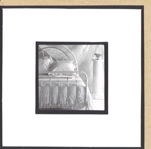 グリーティングカード 多目的/モノクロ写真 クローズリー「ベッドルーム」窓付き