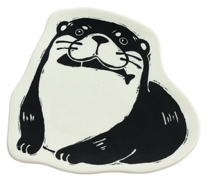 Small Plate Otter