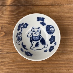 もっとねこまるけ　フクマネキ　反らし型　4.5鉢　【日本製　小鉢　美濃焼】ヤマ吾陶器