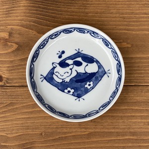 もっとねこまるけ　オヒルネ　反らし型　4.5皿　【日本製　小皿　取皿　美濃焼】ヤマ吾陶器