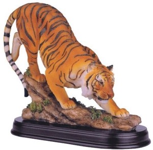寅年 開運！ベンガル・タイガー（虎）トラ動物置物彫像 彫刻 飛躍 力の象徴（輸入品