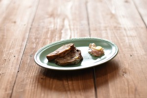 グリーンリムドット21オーバル 緑系 洋食器 変形プレート 日本製 美濃焼 おしゃれ
