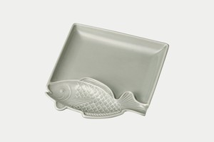 魚（トト）皿　たい（グレー）【日本製　波佐見焼　小付皿】