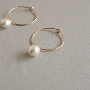 1 4 1 Pearl Pierced Earring