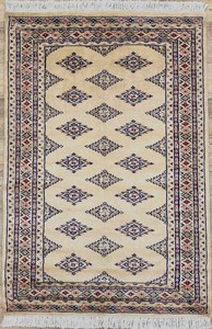 手織り絨毯　ラグ　ウール100％　約90x130cm　ベージュ　マット　パキスタン製　民族柄【26203】