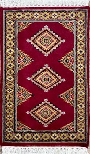 手織り絨毯　ラグ　ウール100％　約50x80cm　レッド　パキスタン製　玄関マット　民族柄【38119】