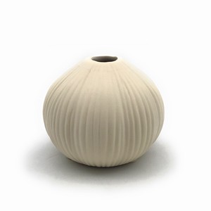 フラワーベース 丸みを帯びた形 縦縞模様 素焼き風 陶器製 YMB738