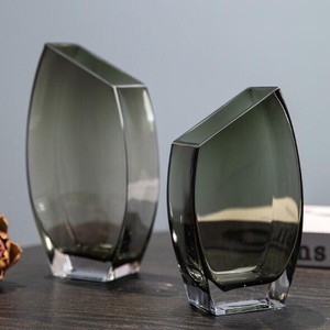 創造的な幾何学的な斜めの口の正方形のガラスの花瓶 YMA1415