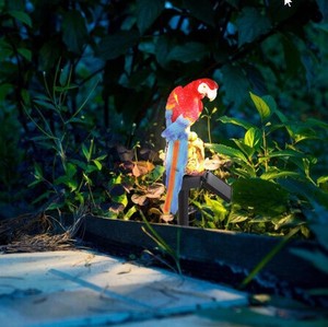 ソーラーガーデンライト屋外防水オウム Led 妖精ライト芝生ランプ庭　装飾風景夜　CHQA438