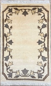 手織り絨毯　ラグ　約80x130cm　NZウール100％　ナチュラル　マット　パキスタン製　民族柄【49627】